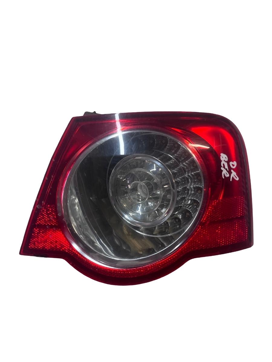 Lampa spate / Stop dreapta spate VOLKSWAGEN PASSAT 3C2 Berlina 2005 - 2010 3C5945096C