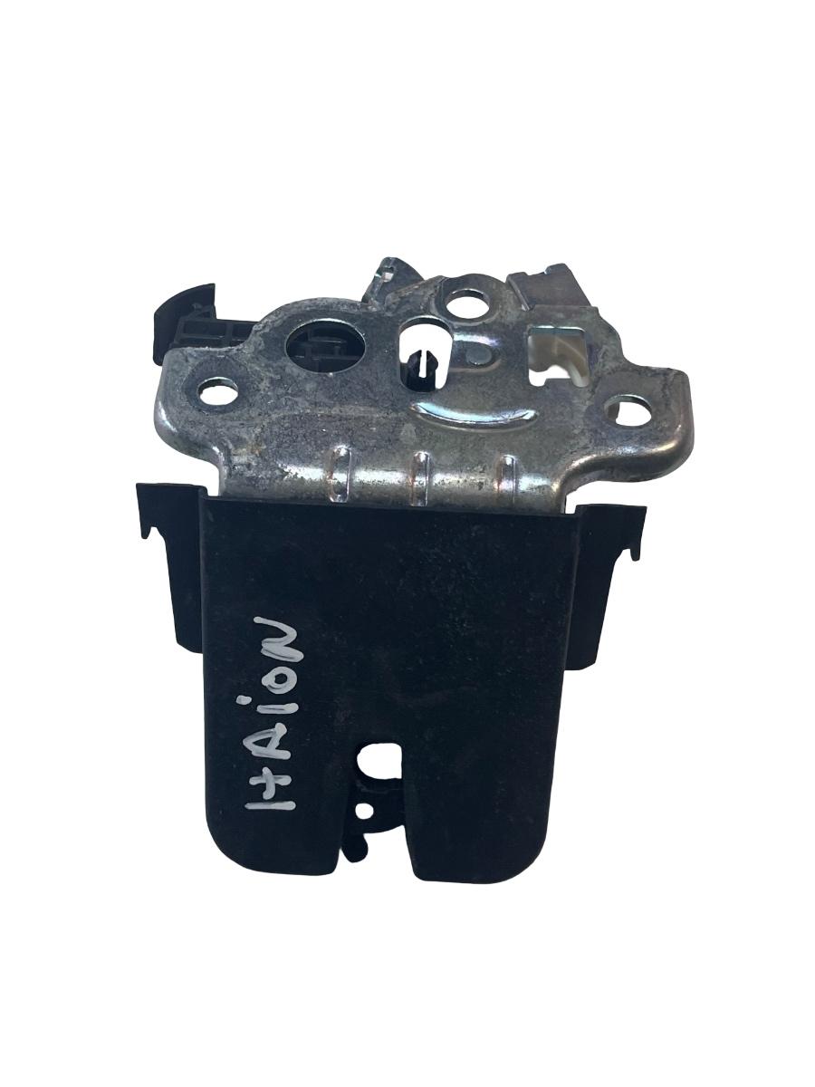 Broasca hayon/portbagaj SKODA FABIA III Break NJ5 2014 -> 8R0827505A