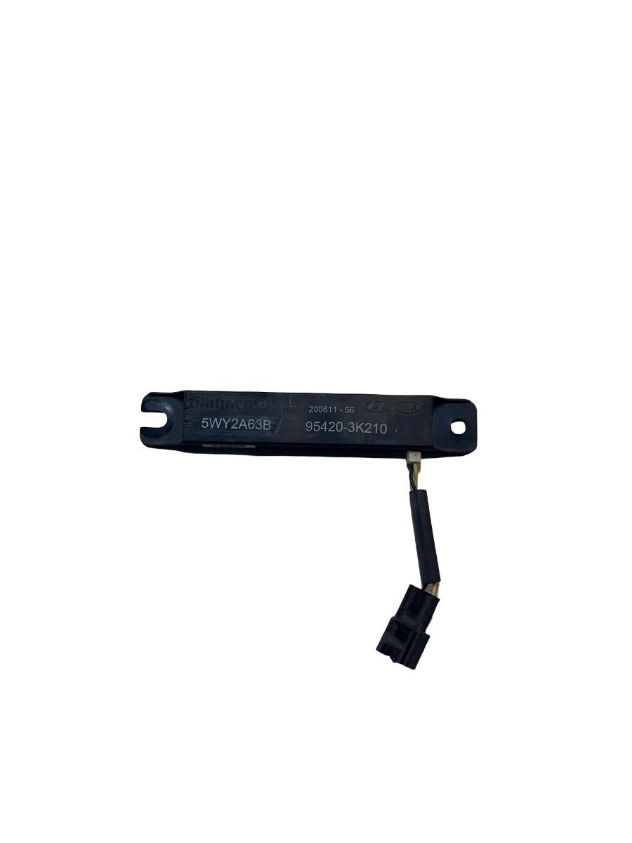 Amplificator semnal antena KIA SPORTAGE QL, QLE 2015 -> 95420-3K210