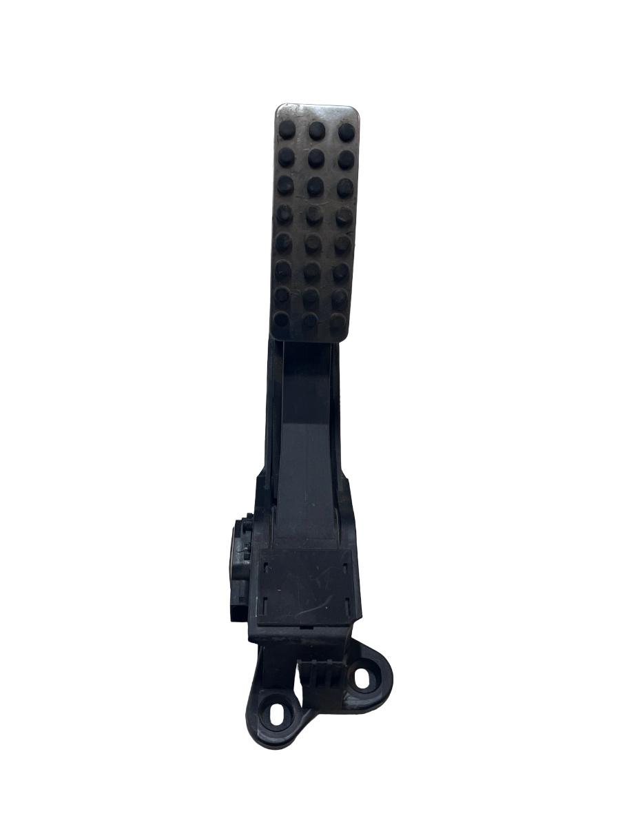 Pedala de acceleratie MERCEDES-BENZ M-CLASS II W164 2005 - 2012 A1643000104