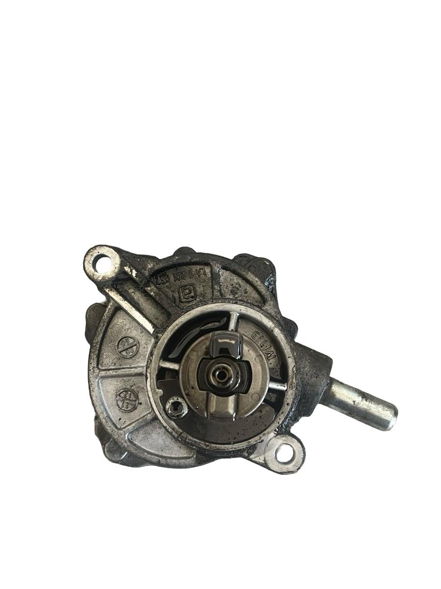 Pompa de vacuum MERCEDES-BENZ E-CLASS W211 2002 - 2009 2.1 E 220 CDI OM 646.821