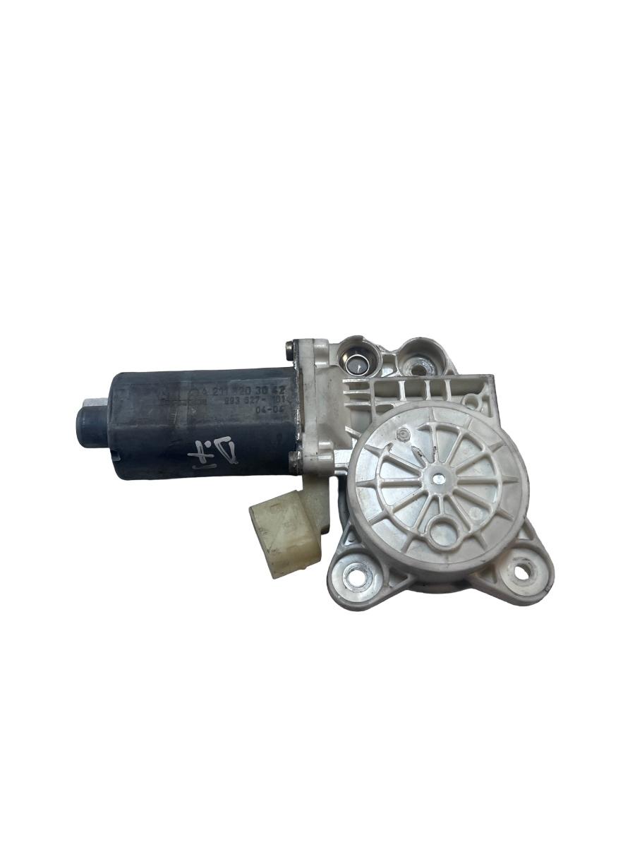 Motoras geam dreapta fata MERCEDES-BENZ E-CLASS W211 Berlina NFL 2002 - 2009 A2118203042