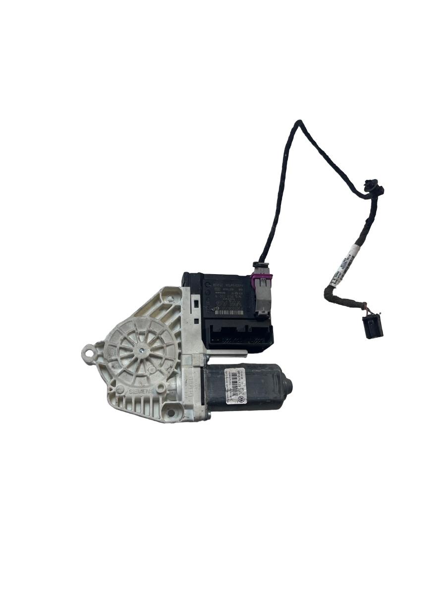Motoras geam dreapta fata VOLKSWAGEN PASSAT Variant 3C5 2005 - 2011 1K0959702AC