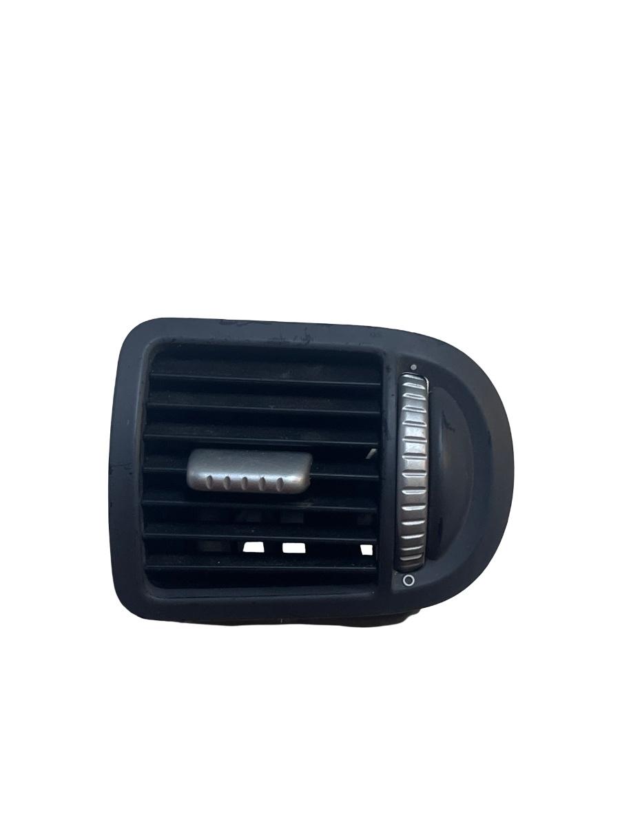Grila de ventilatie laterala bord dreapta fata PORSCHE CAYENNE 9PA 2002 - 2010 7L5819703