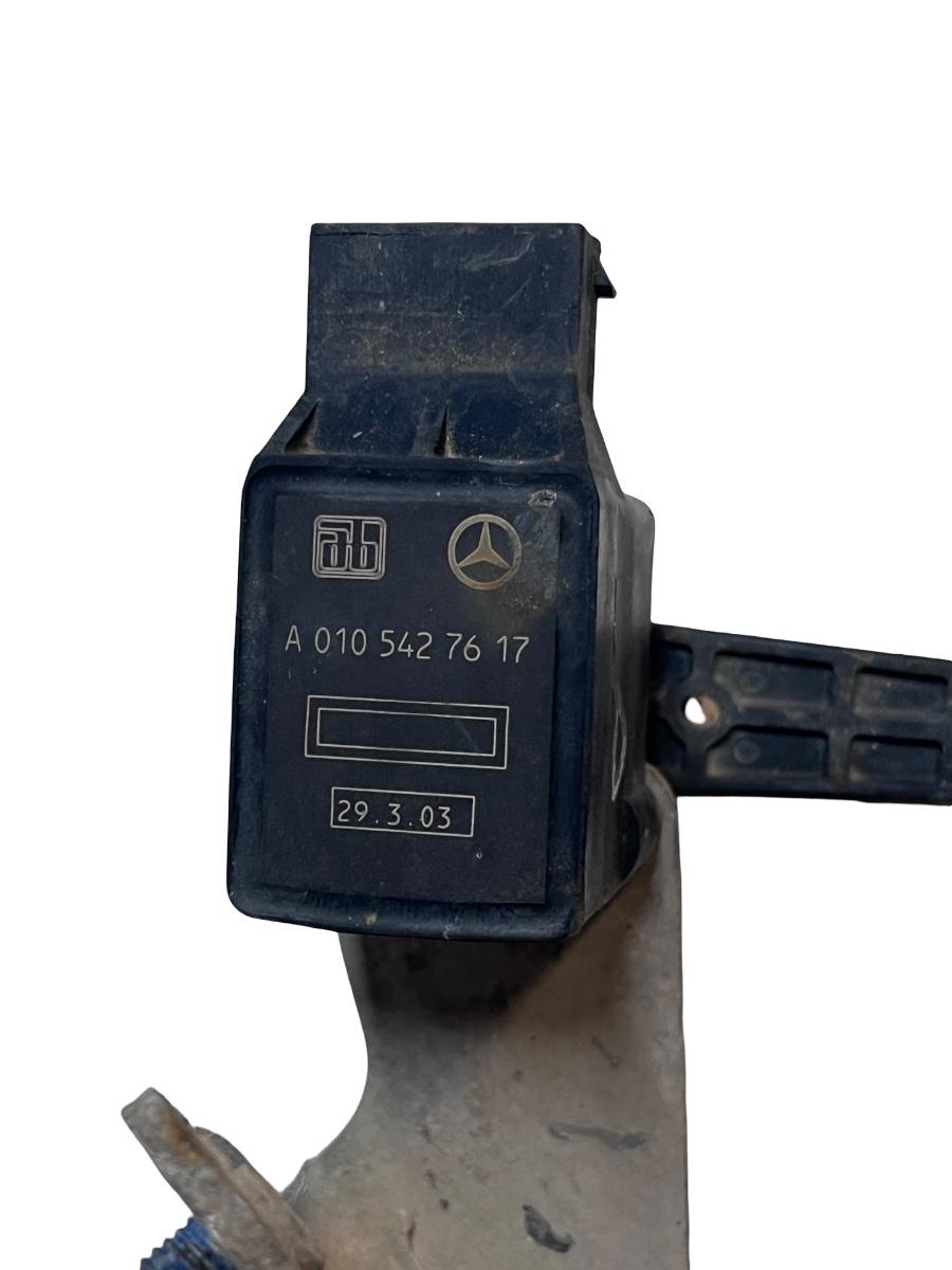 Senzor de nivel faruri stanga spate MERCEDES-BENZ E-CLASS W211 2002 - 2009 A0105427617 – foto 4