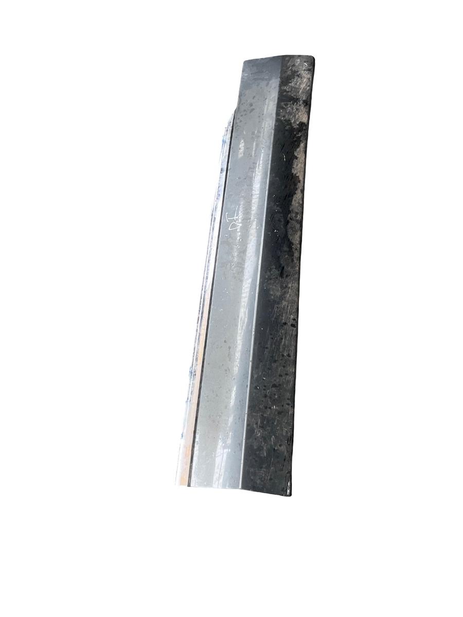 Bandou portiera dreapta fata VOLKSWAGEN TIGUAN AD1 2016 -> 5NA854940M
