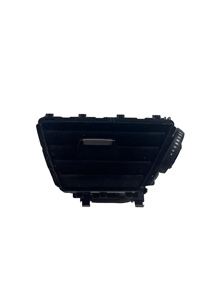 Grila de ventilatie laterala panou de bord dreapta fata BMW 3 VI Touring F31 2011 -> 9213550-14