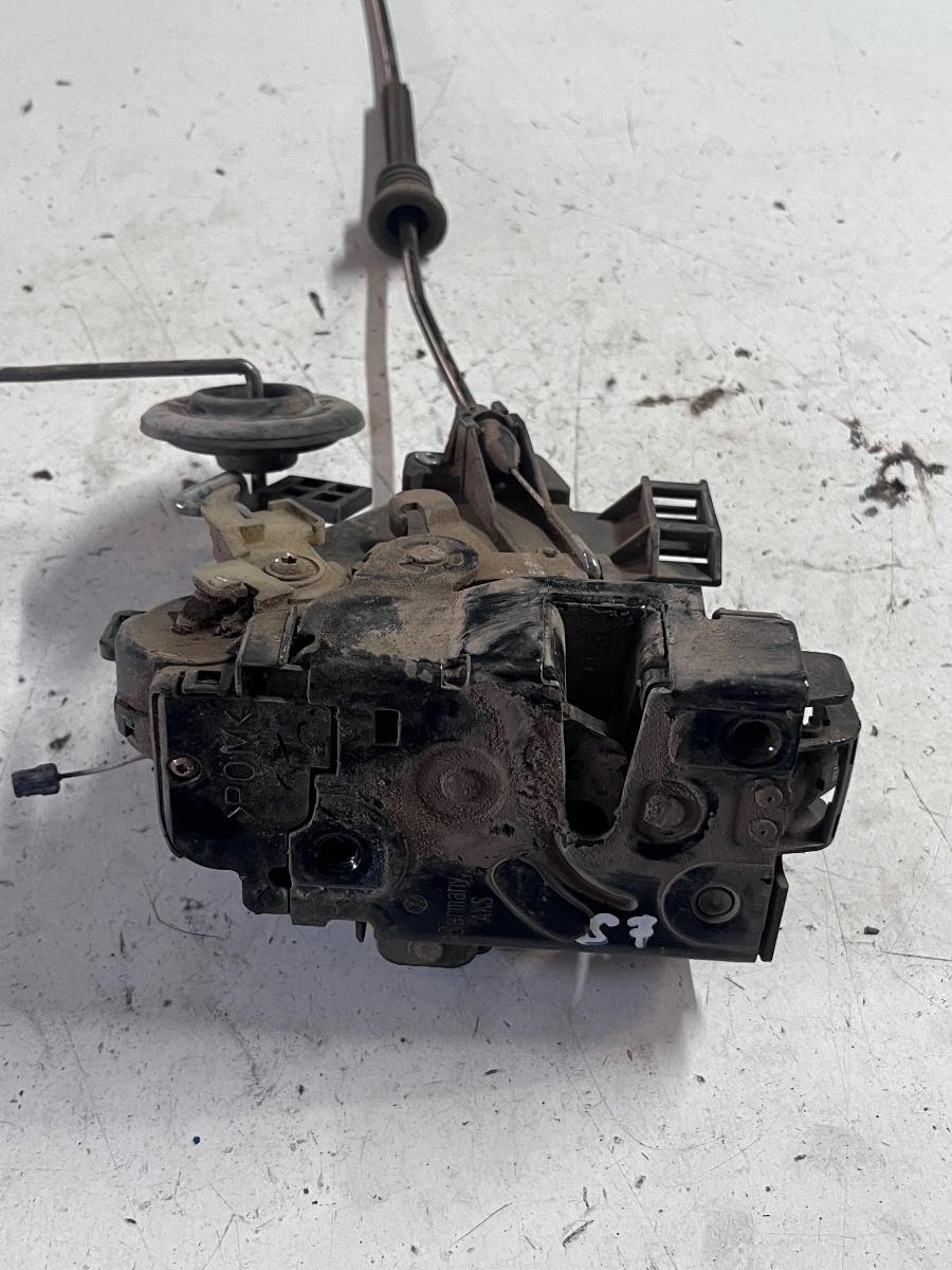 Broasca usa stanga fata VOLKSWAGEN TRANSPORTER V Bus 7HB, 7HJ, 7EB, 7EJ, 7EF, 7EG, 7HF, A3B1837015