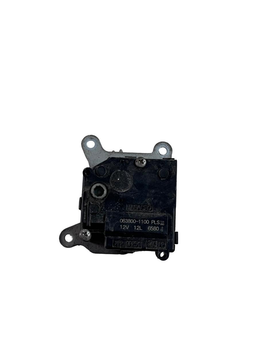Motoras/actuator clapeta aer TOYOTA LAND CRUISER 200 GRJ2_, UZJ2_, VDJ2_ 2007 -> 063800-1100