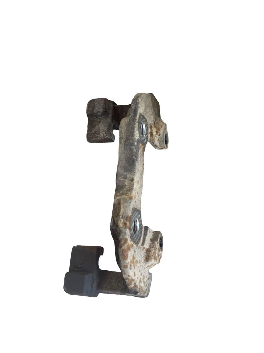 Suport etrier frana stanga fata FORD FOCUS III BREAK 2011 -> 1.6 TDCi T1DA, T1DB