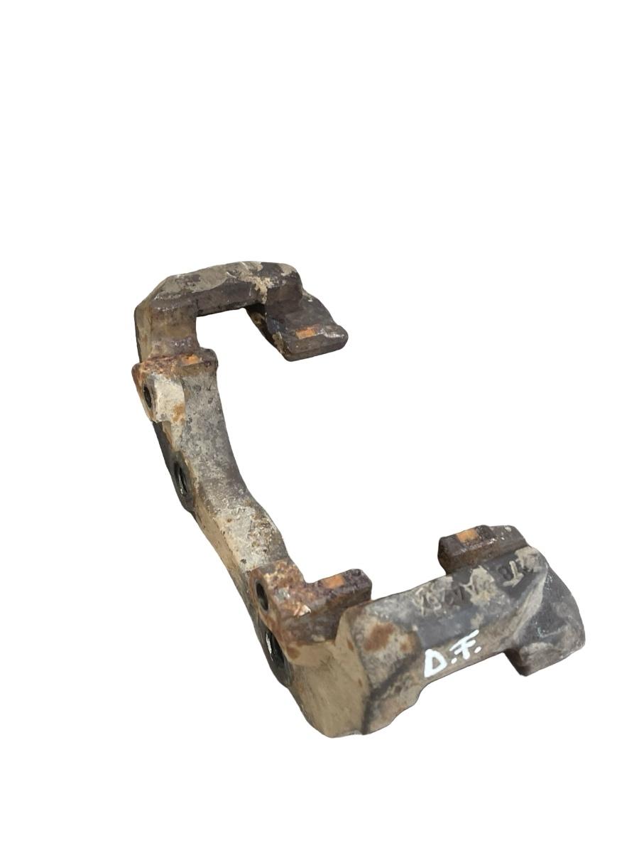 Suport etrier frana dreapta fata FORD FOCUS III BREAK 2011 -> 1.6 TDCi T1DA, T1DB