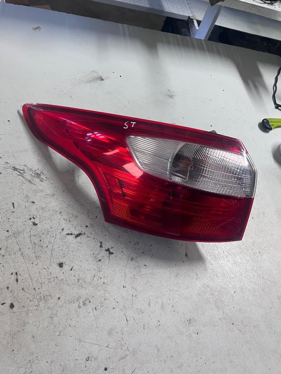 Lampa spate / Stop stanga spate FORD FOCUS III Turnier 2010 -> BM51-13405-G