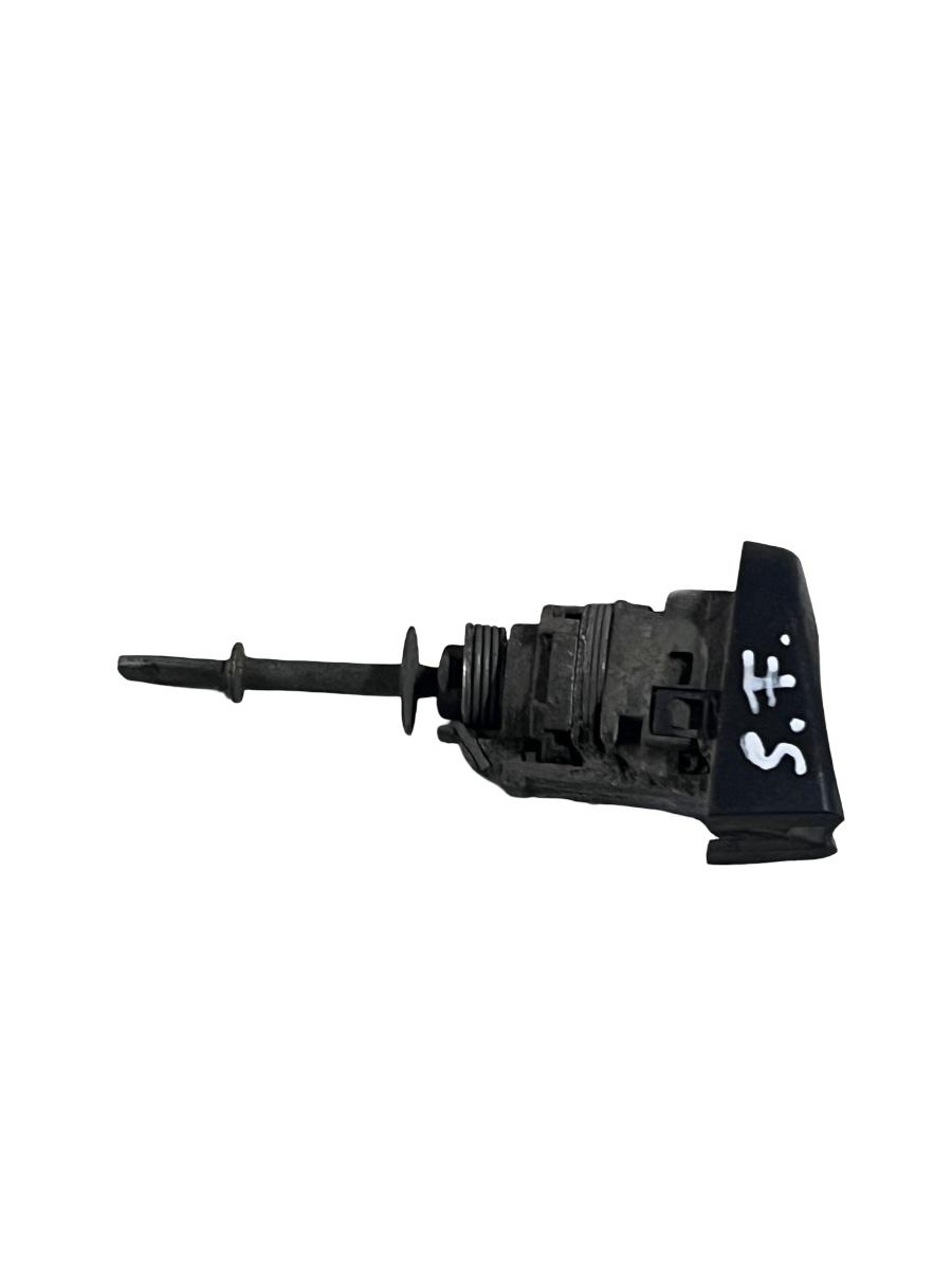 Butuc usa stanga fata VOLKSWAGEN TOURAN 1T1, 1T2 2003 - 2010 ( Fara cheie )