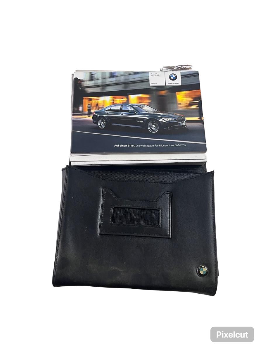 Cartea service a vehiculului BMW 7 V F01, F02, F03, F04 2008 - 2015