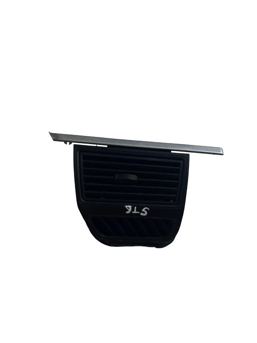 Grila de ventilatie laterala panou de bord stanga fata FIAT GRANDE PUNTO 199_ 2005 ->