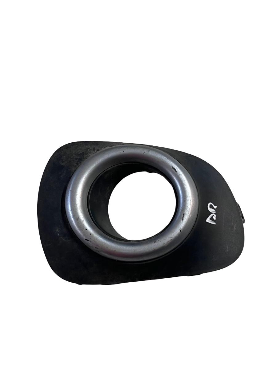 Grila proiector dreapta fata MITSUBISHI L200 2010 - 6400B642