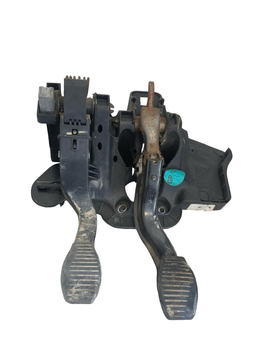 Ansamblu pedale FIAT GRANDE PUNTO 199_ 2005 -> 1.3D MULTIJET 55700428