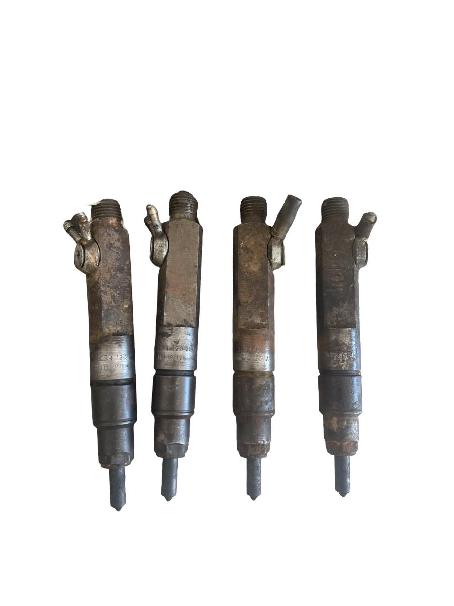 Set injectoare combustibil VOLKSWAGEN TRANSPORTER IV Box 70XA 1990 - 2003 2.5TDI 074130201C