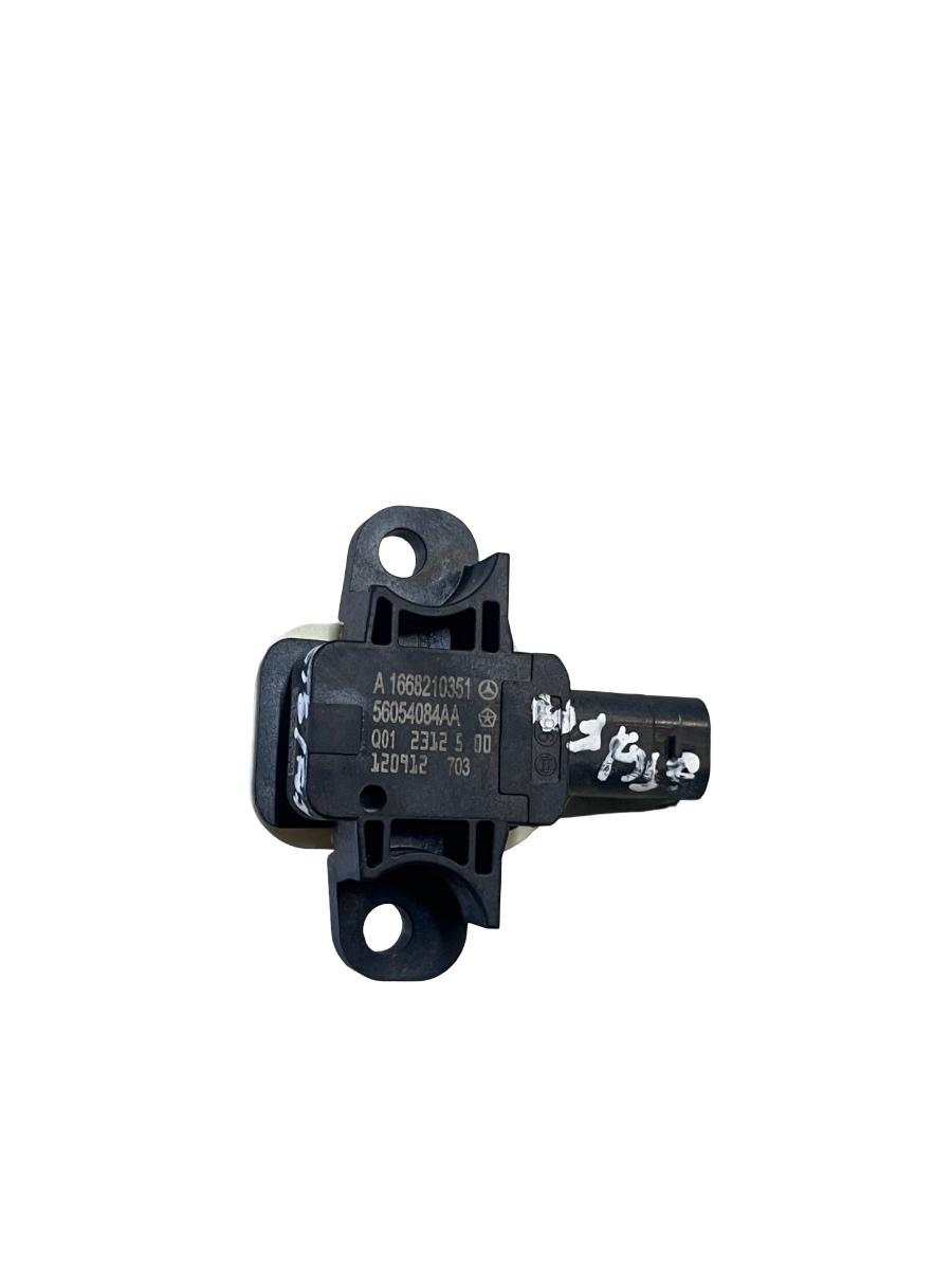 Senzor de impact airbag stanga fata MERCEDES-BENZ B-CLASS II W246, W242 2011 -> A1668210351