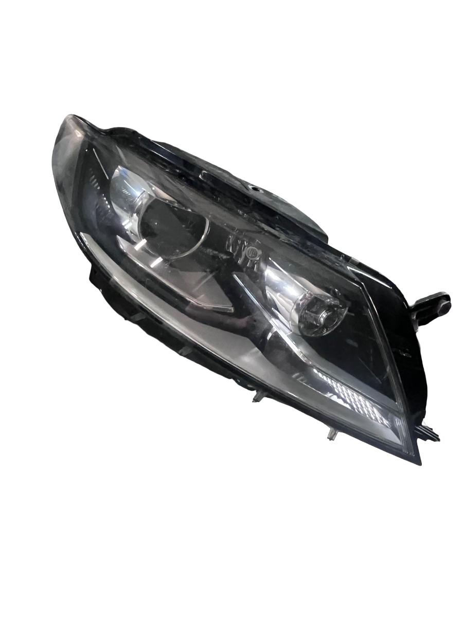 Far dreapta cu lupa si xenon VOLKSWAGEN PASSAT CC 357 - 2012-2016 3C8941032B