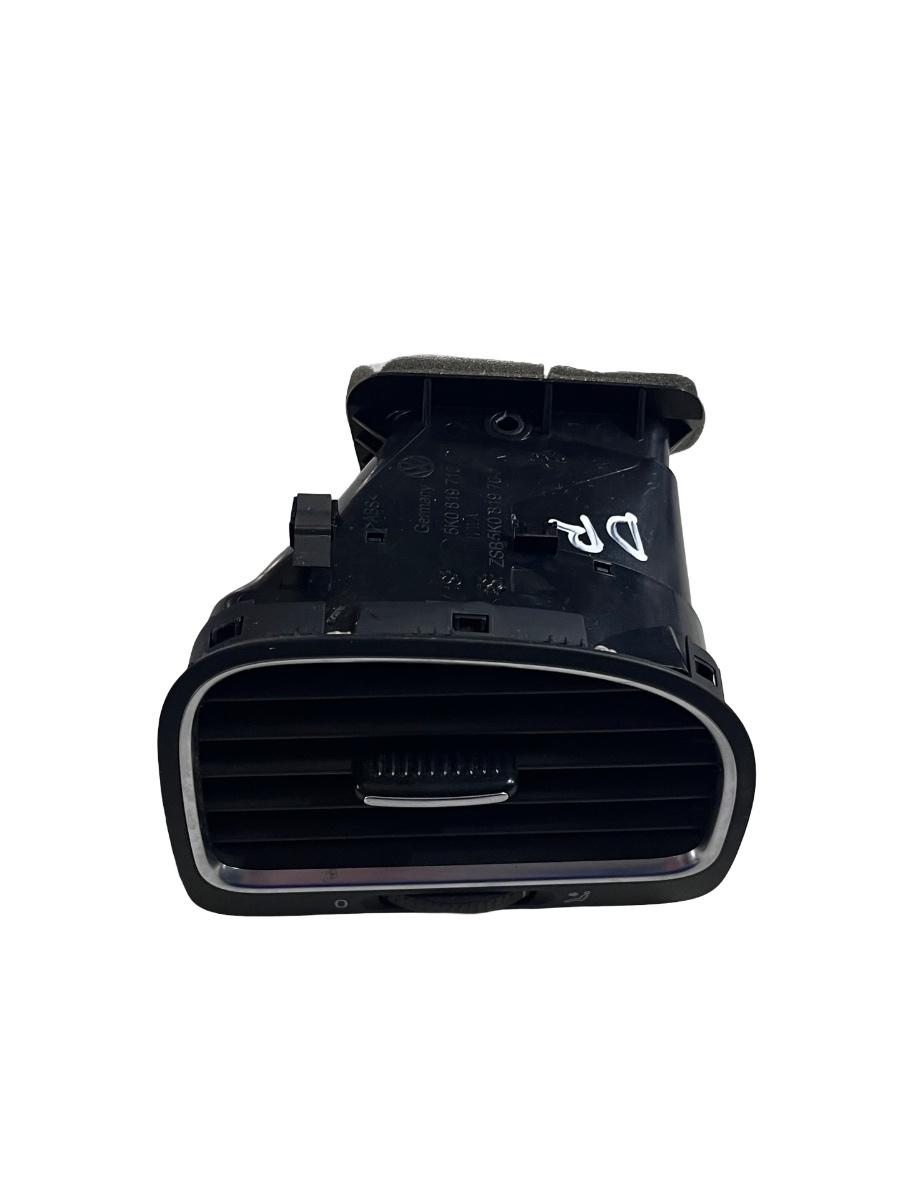 Grila de ventilatie laterala panou de bord dreapta fata VOLKSWAGEN GOLF VI 5K1 2008 - 2013 5K0819710D