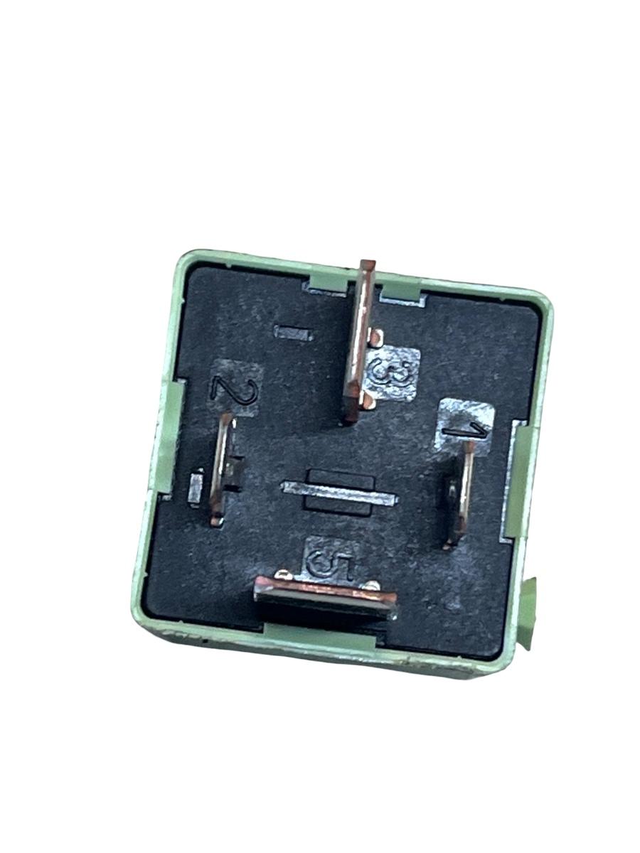 Alte relee VOLKSWAGEN GOLF VI 5K1 2008 - 2013 4H0951523 – foto 2
