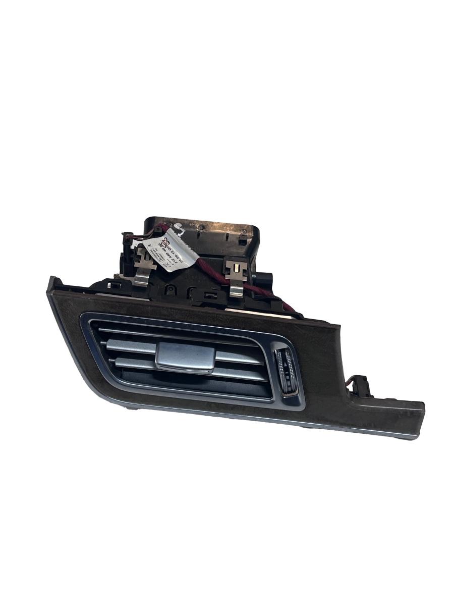 Grila de ventilatie laterala panou de bord stanga fata MERCEDES-BENZ E-CLASS W212 2009 -> 2124404050