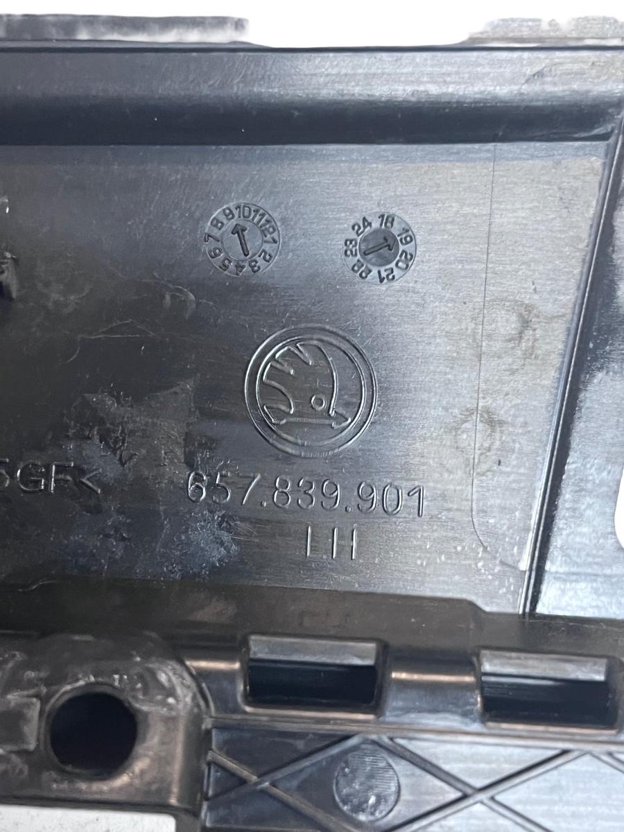 Ornament portiera stanga spate SKODA SCALA (NW) [ 2019 -> ] 657839901 – foto 3