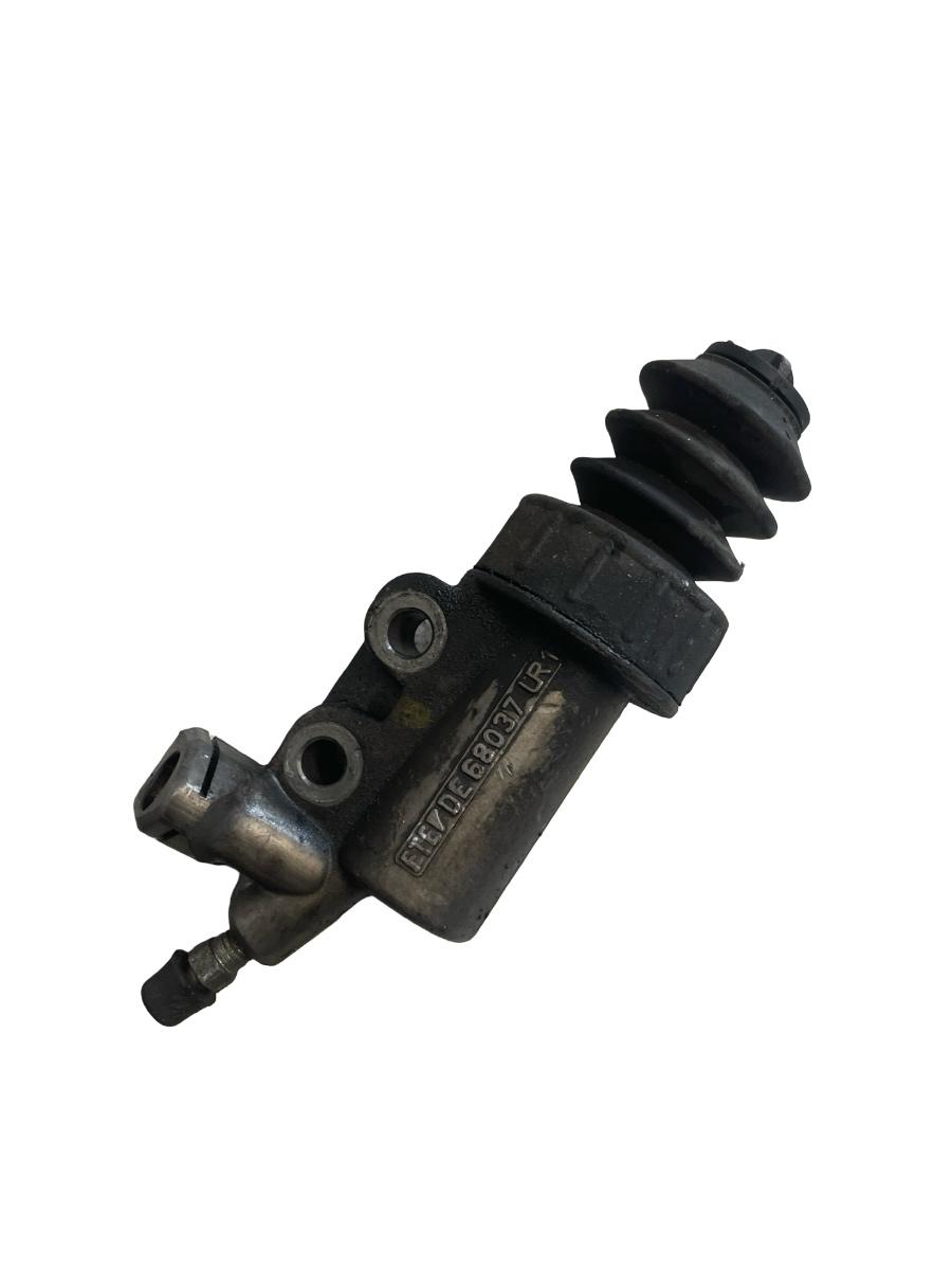 Cilindru ambreiaj MAZDA 5 CR19 2005 - 2010 2.0 CD RF7J 68037UR1
