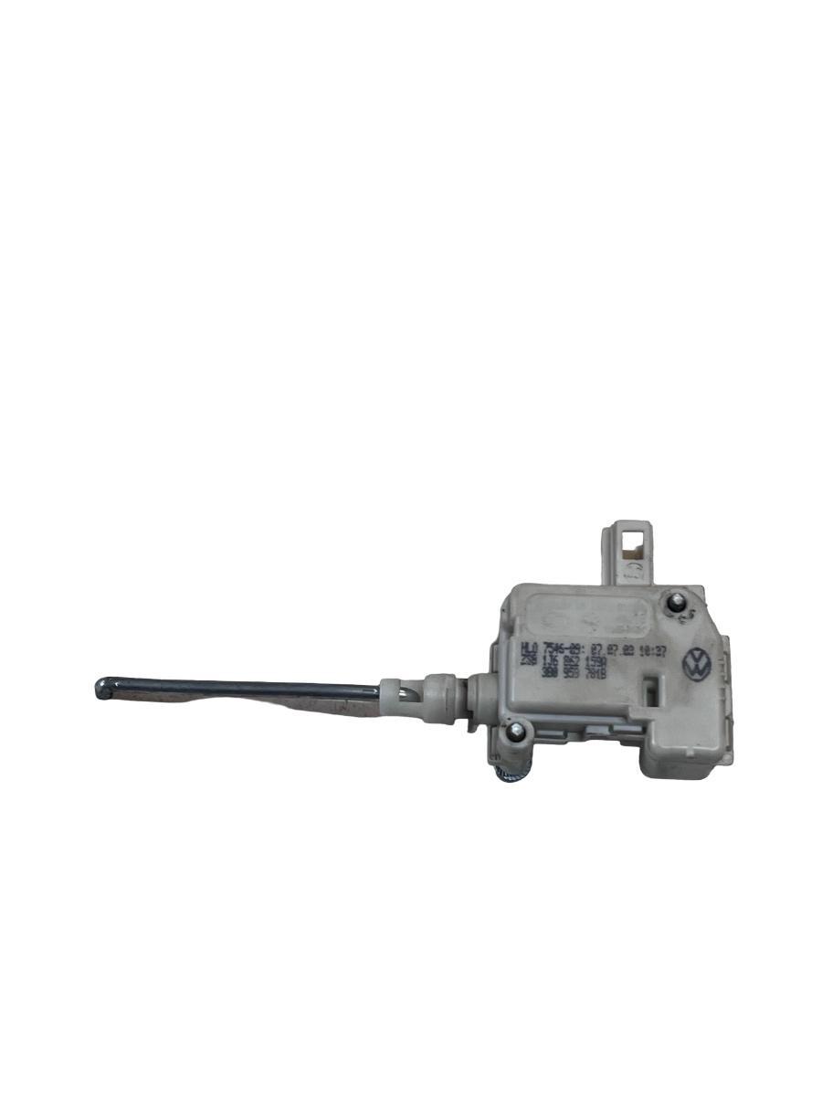 Motoras deschidere usita rezervor combustibil VOLKSWAGEN GOLF IV 1J1 1997 - 2007 1J6862159A