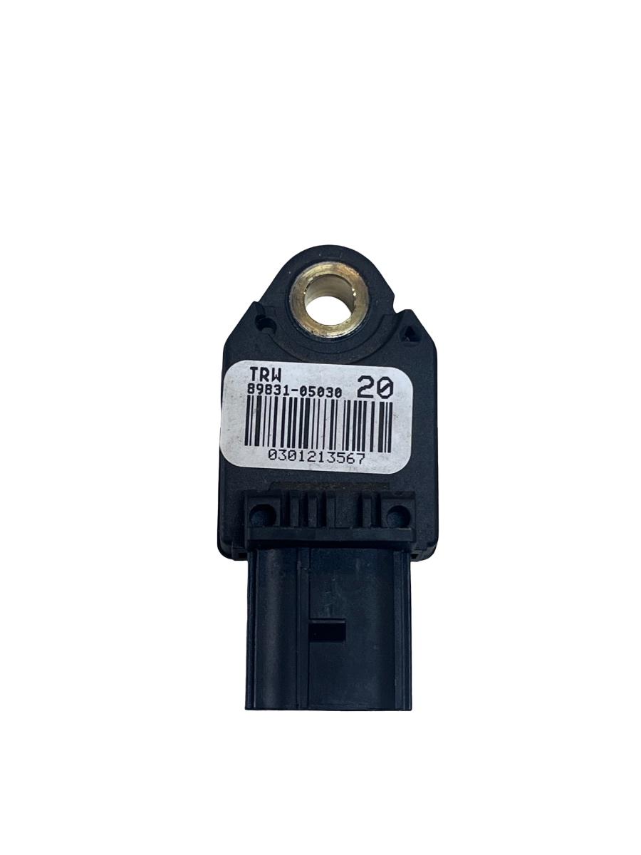 Senzor de impact airbag dreapta spate TOYOTA AVENSIS Saloon _T27_ 2008 -> 89831-05030