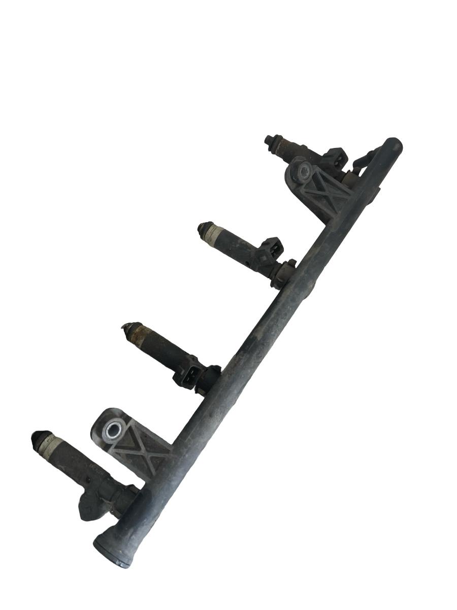 Rampa + injectoare DACIA LOGAN LS_ 2004 -> 1.4i 8200494284A