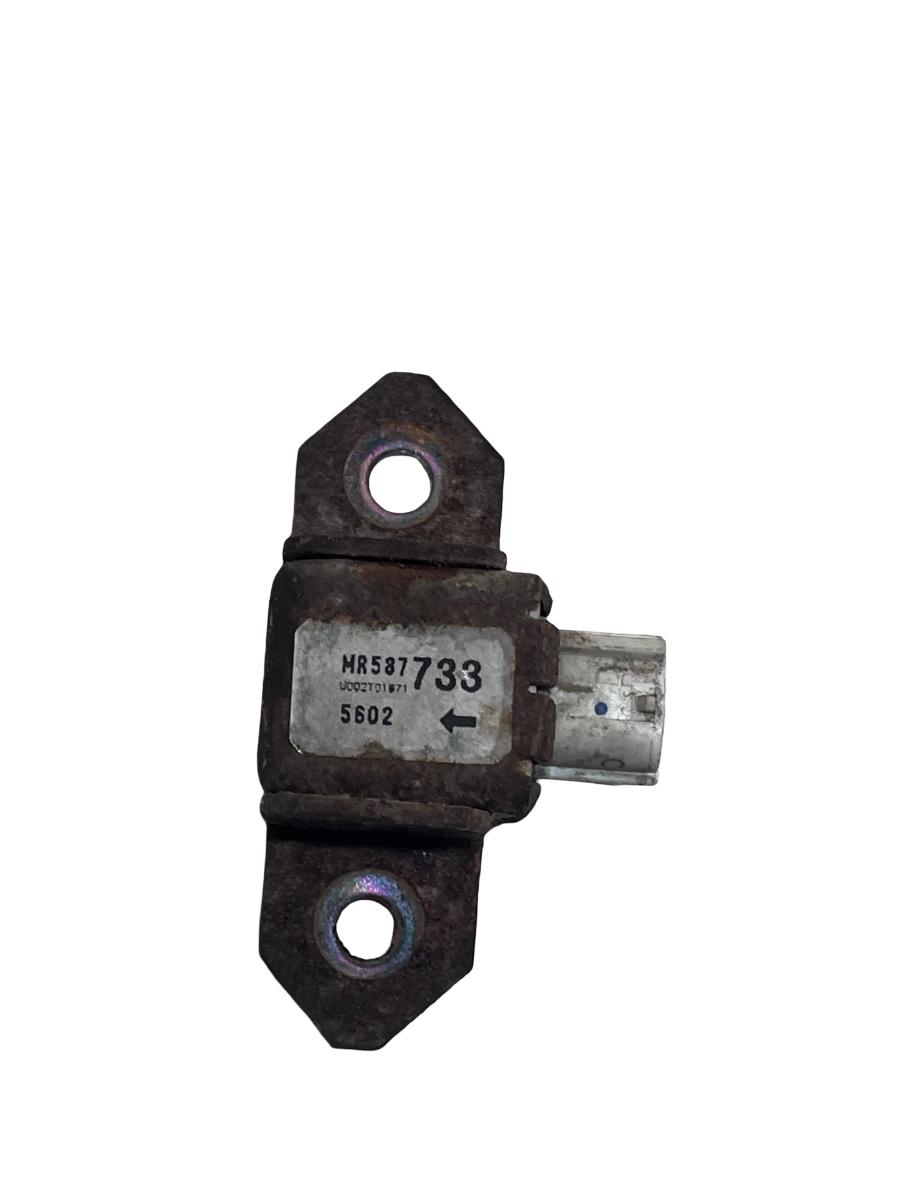 Senzor de impact airbag MITSUBISHI OUTLANDER I CU_W 2001 - 2008 MR587733