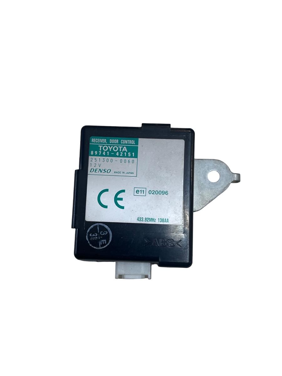 Modul de confort TOYOTA RAV 4 II _A2_ 2000 - 2005 89741-42151