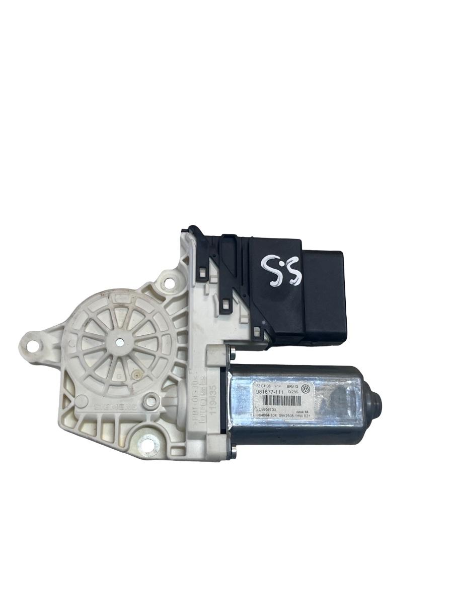Motoras geam stanga spate VOLKSWAGEN PASSAT Variant 3C5 2005 - 2011 3C9959703