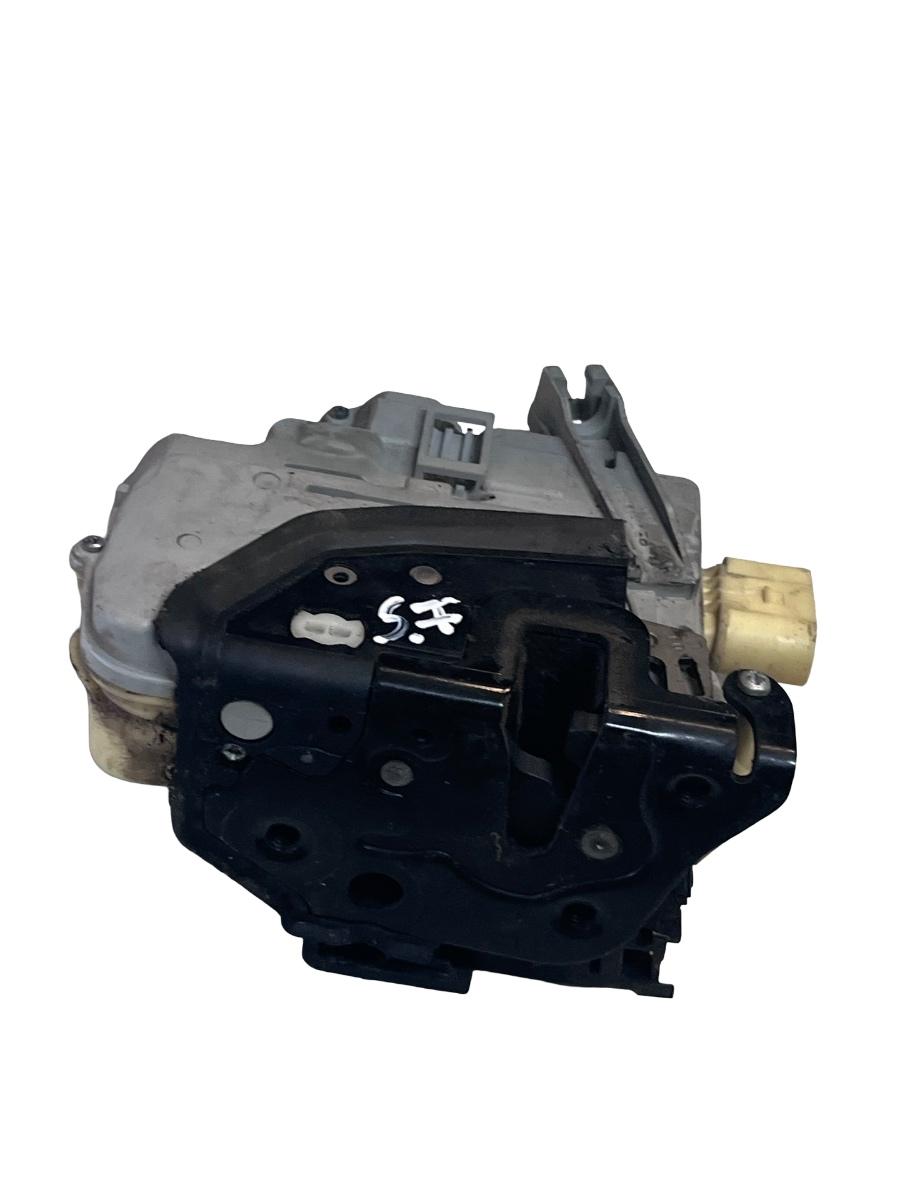 Broasca usa stanga fata VOLKSWAGEN PASSAT Variant 3C5 2005 - 2011 TDI BMP VAG 3C1837015A