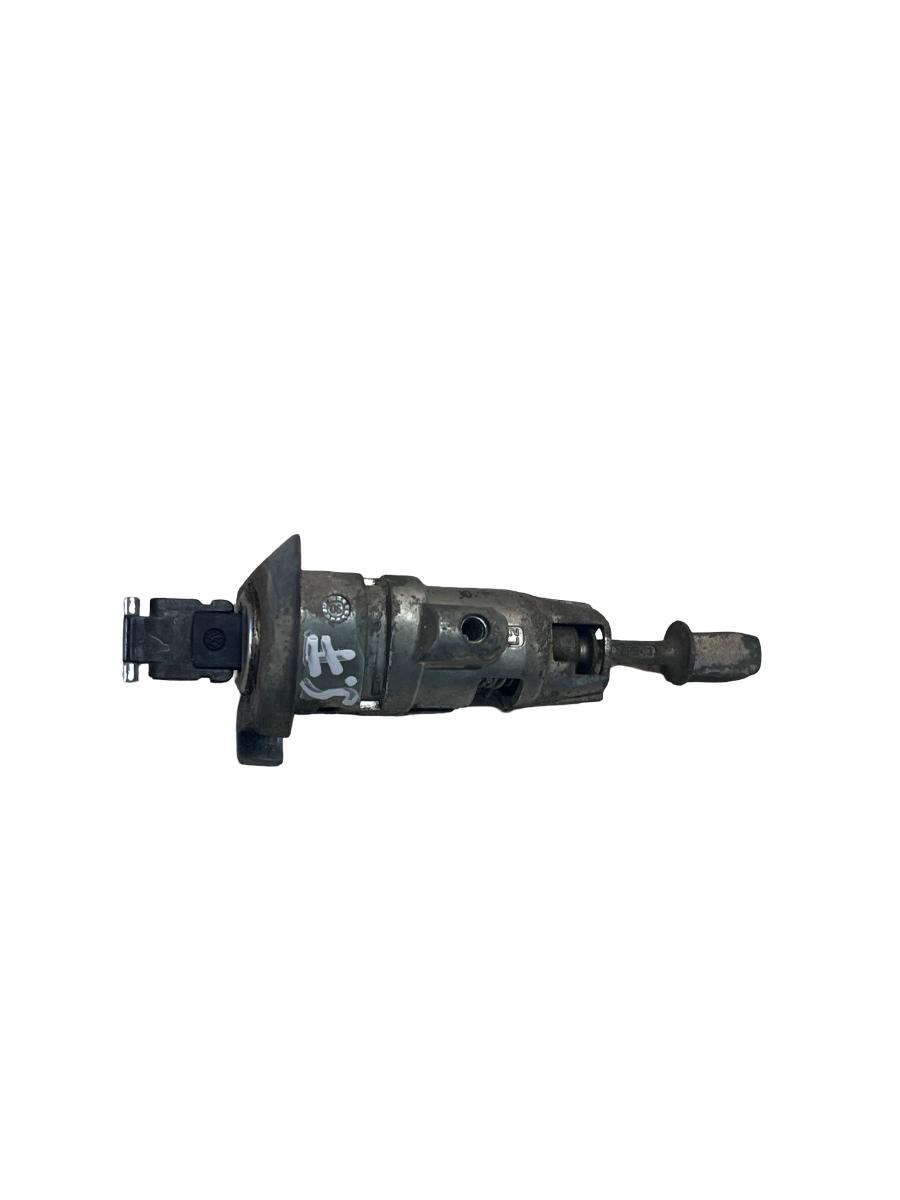 Butuc USA cu cheie stanga fata VOLKSWAGEN PASSAT Variant 3C5 2005 - 2011