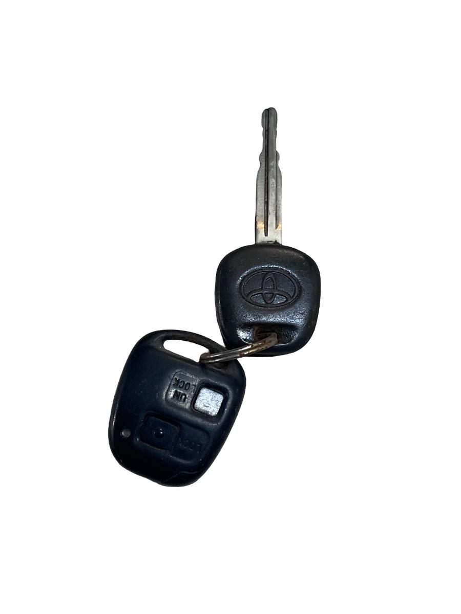 Cheie de contact TOYOTA COROLLA Verso _E12_ 2001 - 2004