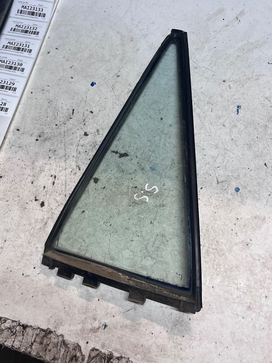 Geam fix stanga spate TOYOTA COROLLA Verso _E12_ 2001 - 2004