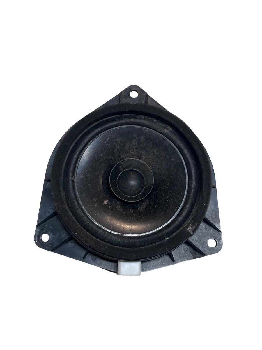 Difuzor portiera stanga spate TOYOTA COROLLA Verso _E12_ 2001 - 2004 86160-44130