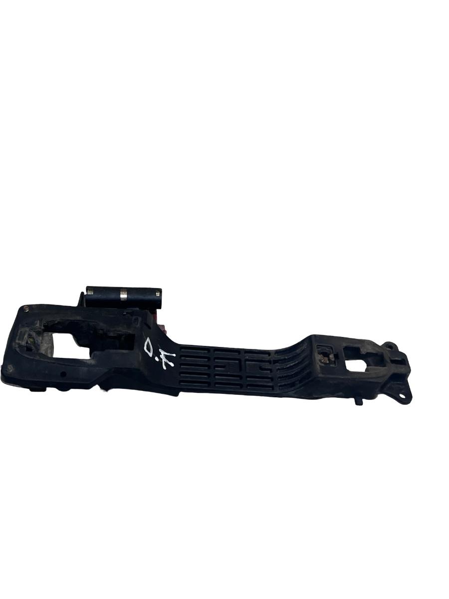 Suport maner portiera dreapta fata TOYOTA COROLLA Verso _E12_ 2001 - 2004