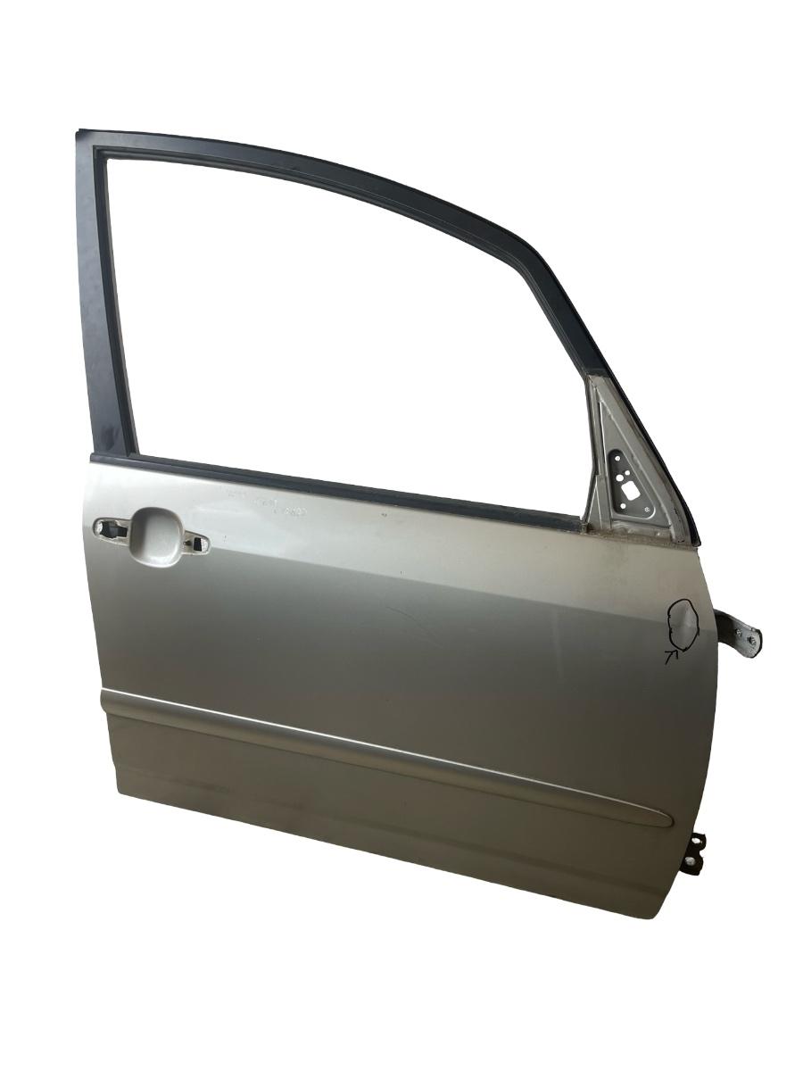 Usa Portiera dreapta fata TOYOTA COROLLA Verso _E12_ 2001 - 2004