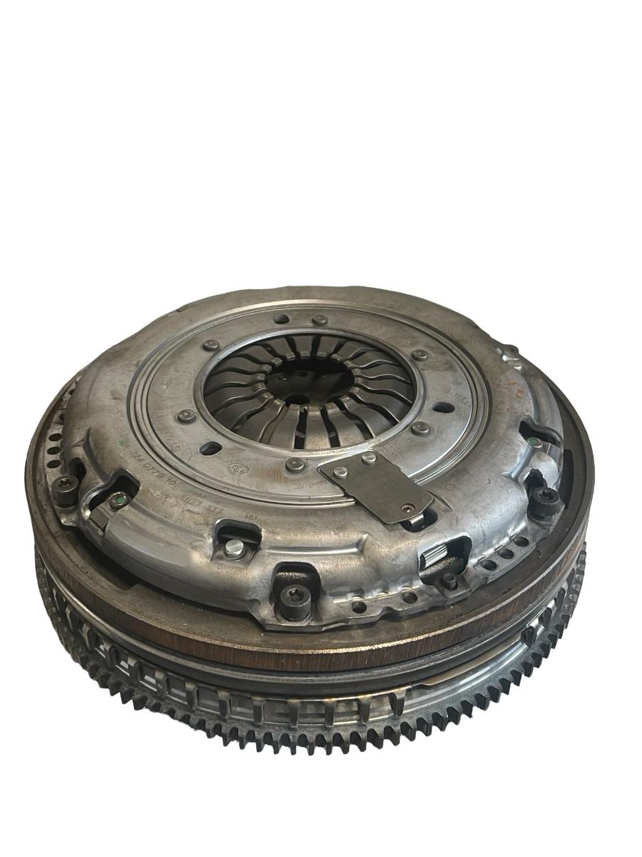 Kit ambreiaj VOLVO V40 Hatchback 525, 526 2012 -> 2.0 D4 D 4204 T14 124077910