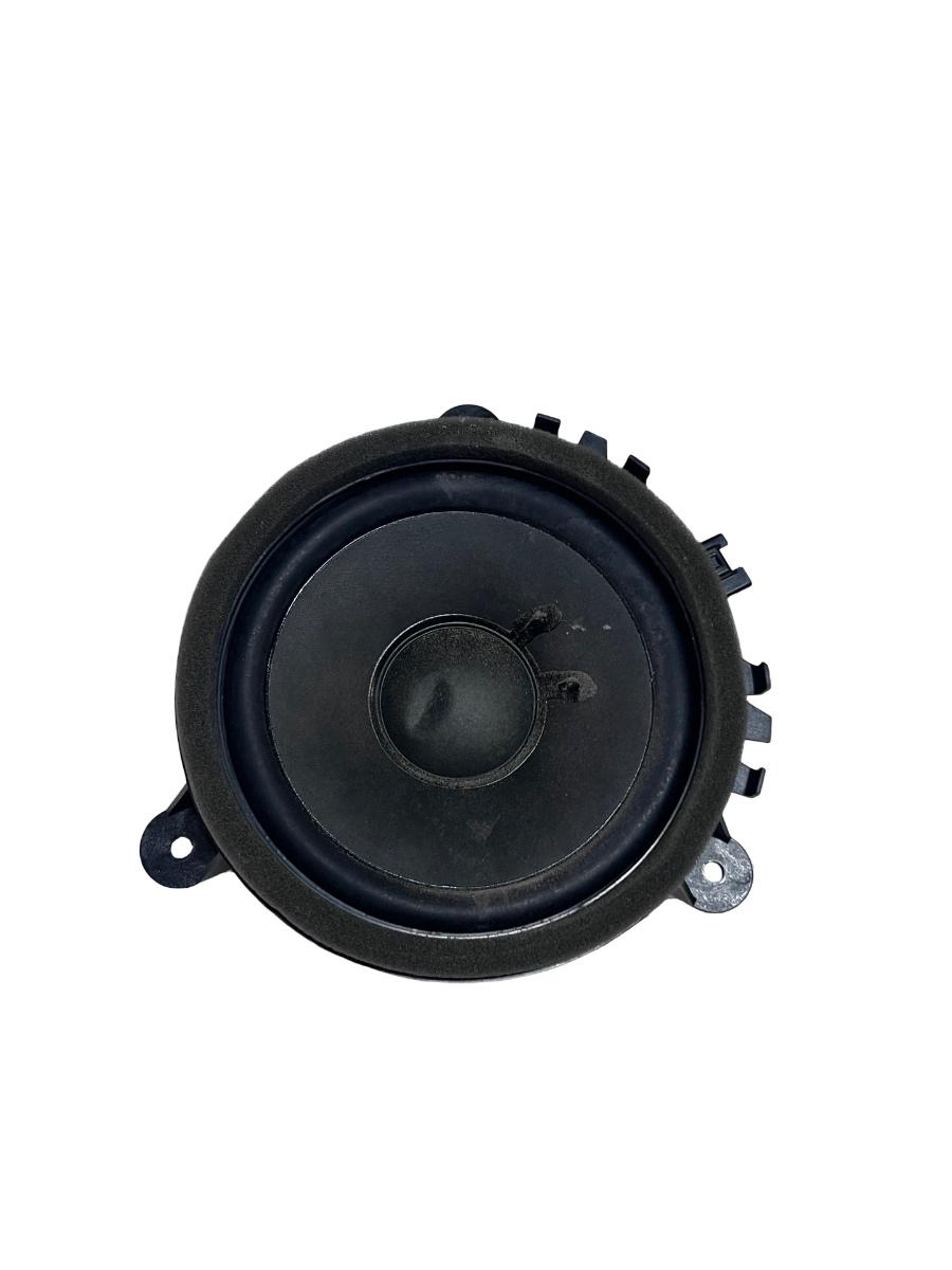 Difuzor portiera dreapta spate VOLVO V40 Hatchback 525, 526 2012 -> 30657445