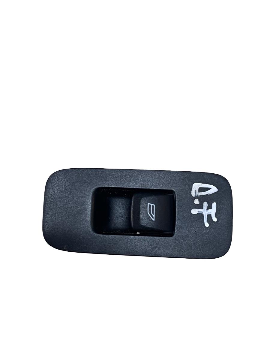 Buton geam electric dreapta fata VOLVO V40 Hatchback 525, 526 2012 -> 31394840