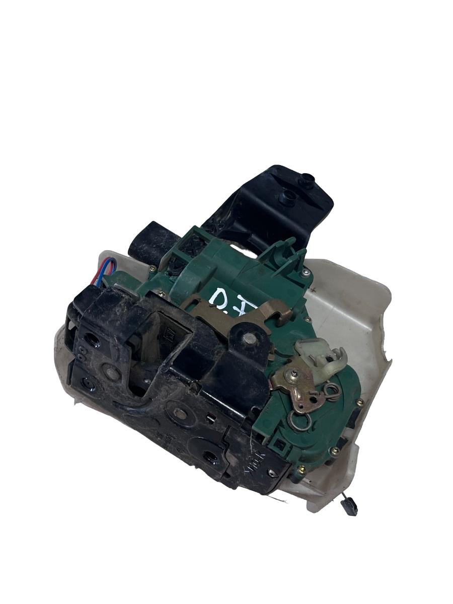 Broasca usa dreapta fata VOLKSWAGEN PASSAT 3B3 2000 - 2005