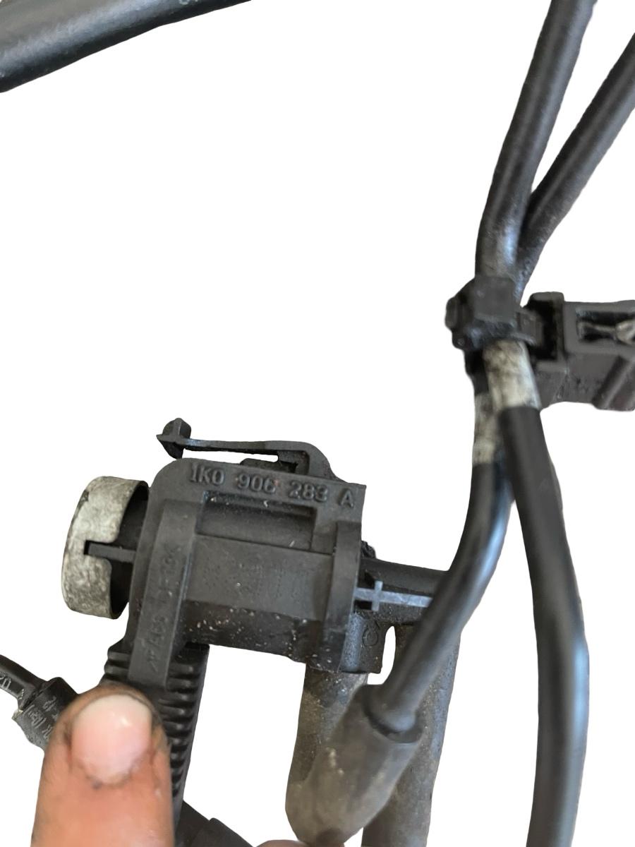 Supapa vacuum VOLKSWAGEN TOUAREG 7P5, 7P6 2010 - 2018 1K0906283A