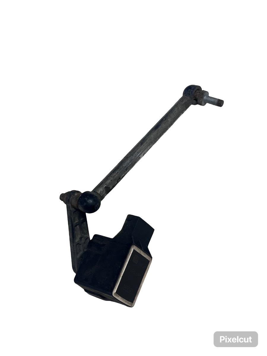 Senzor de nivel faruri stanga spate BMW 6 E63 2004 - 2010 1093697