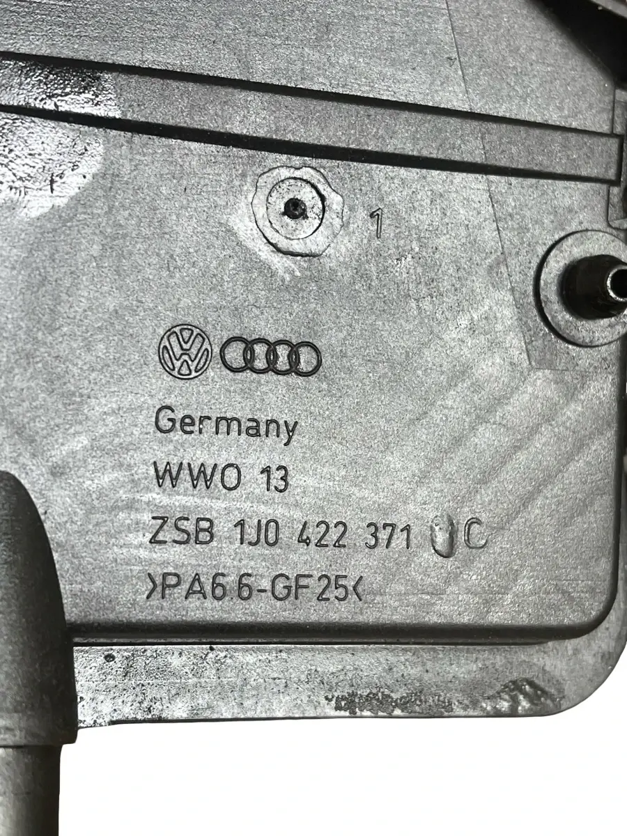 Rezervor lichid servodirectie VOLKSWAGEN GOLF IV 1J1 1997 - 2007 1.6 16V BCB 1J0422371C – foto 3